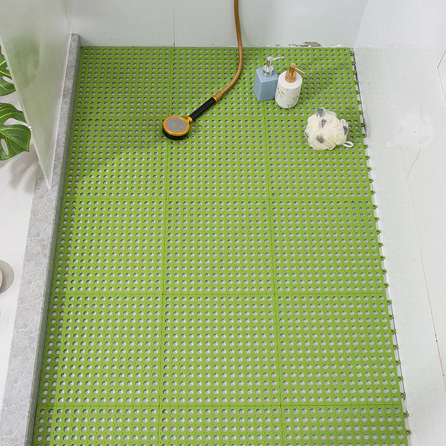 Non-Slip Easy Draining Bathroom Mat - Image 19