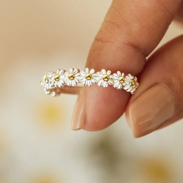 Unique Daisy Flower Ring - Image 10